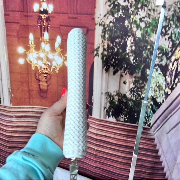 NWOT Victoria’s Secret Elegant White Woven Long Zippy Wallet 12 credit card slot - Picture 7 of 10